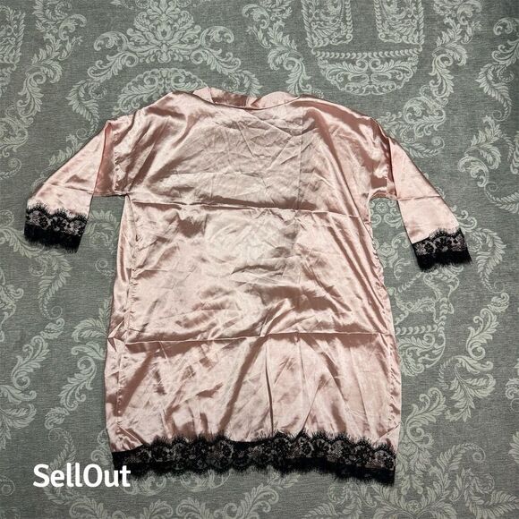 Women's Pink Satin Kimono Robe w/ Black Lace Trim Size M - Picture 2 of 5
